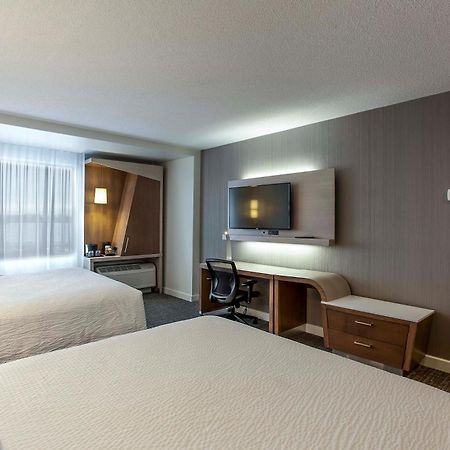 Courtyard By Marriott Montreal West Island/Baie D'Urfe Hotel Buitenkant foto