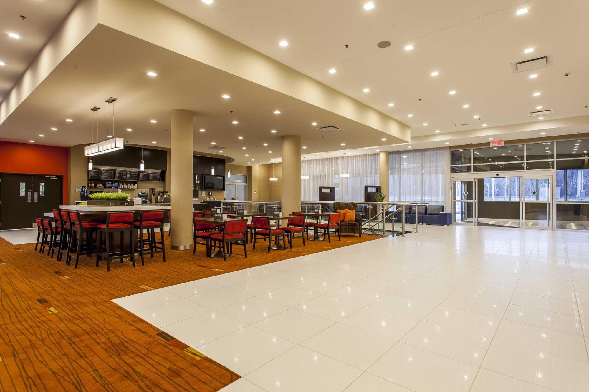 Courtyard By Marriott Montreal West Island/Baie D'Urfe Hotel Buitenkant foto