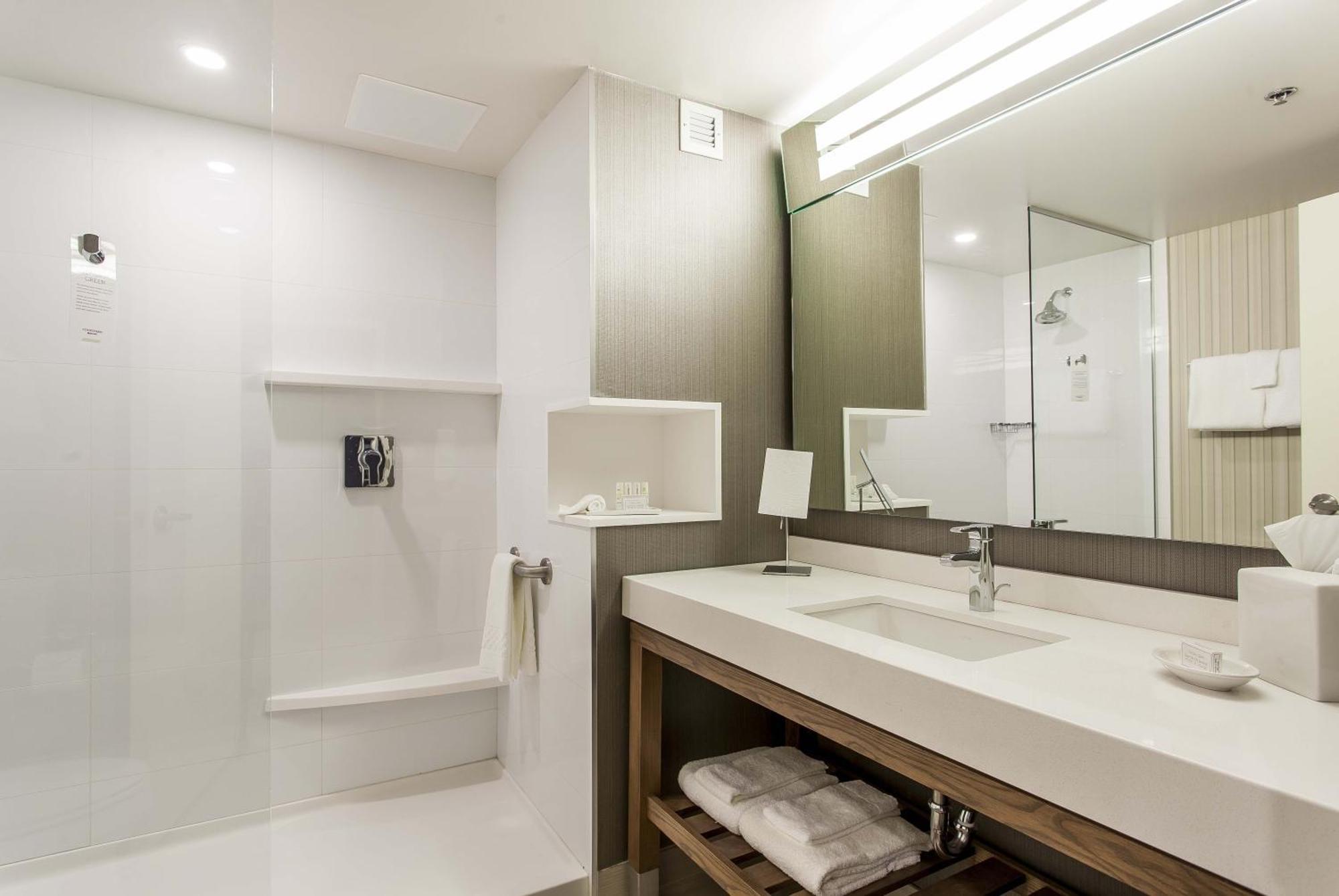 Courtyard By Marriott Montreal West Island/Baie D'Urfe Hotel Buitenkant foto