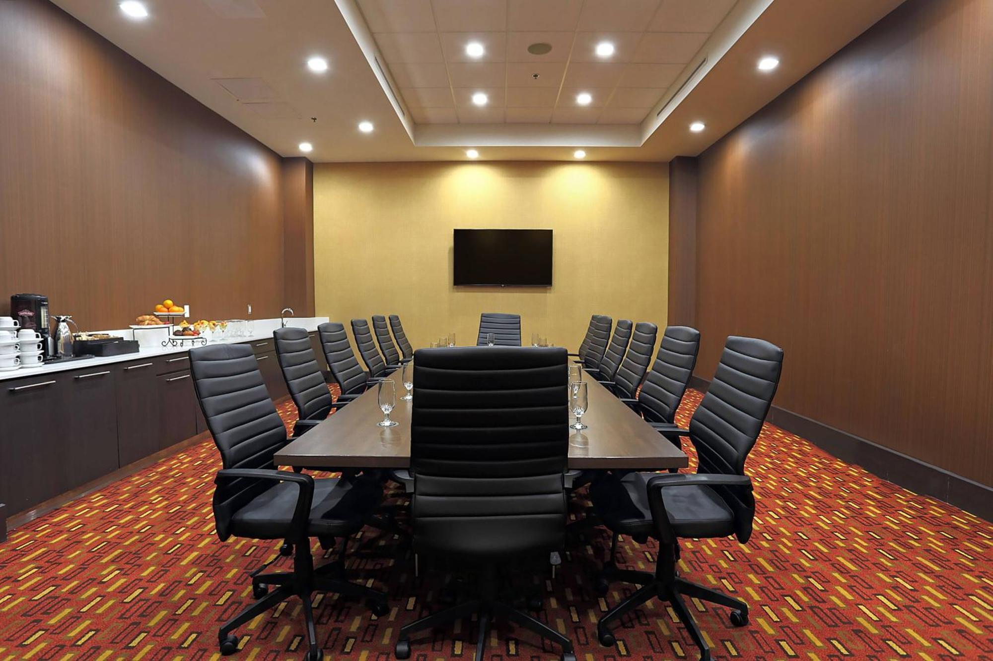 Courtyard By Marriott Montreal West Island/Baie D'Urfe Hotel Buitenkant foto