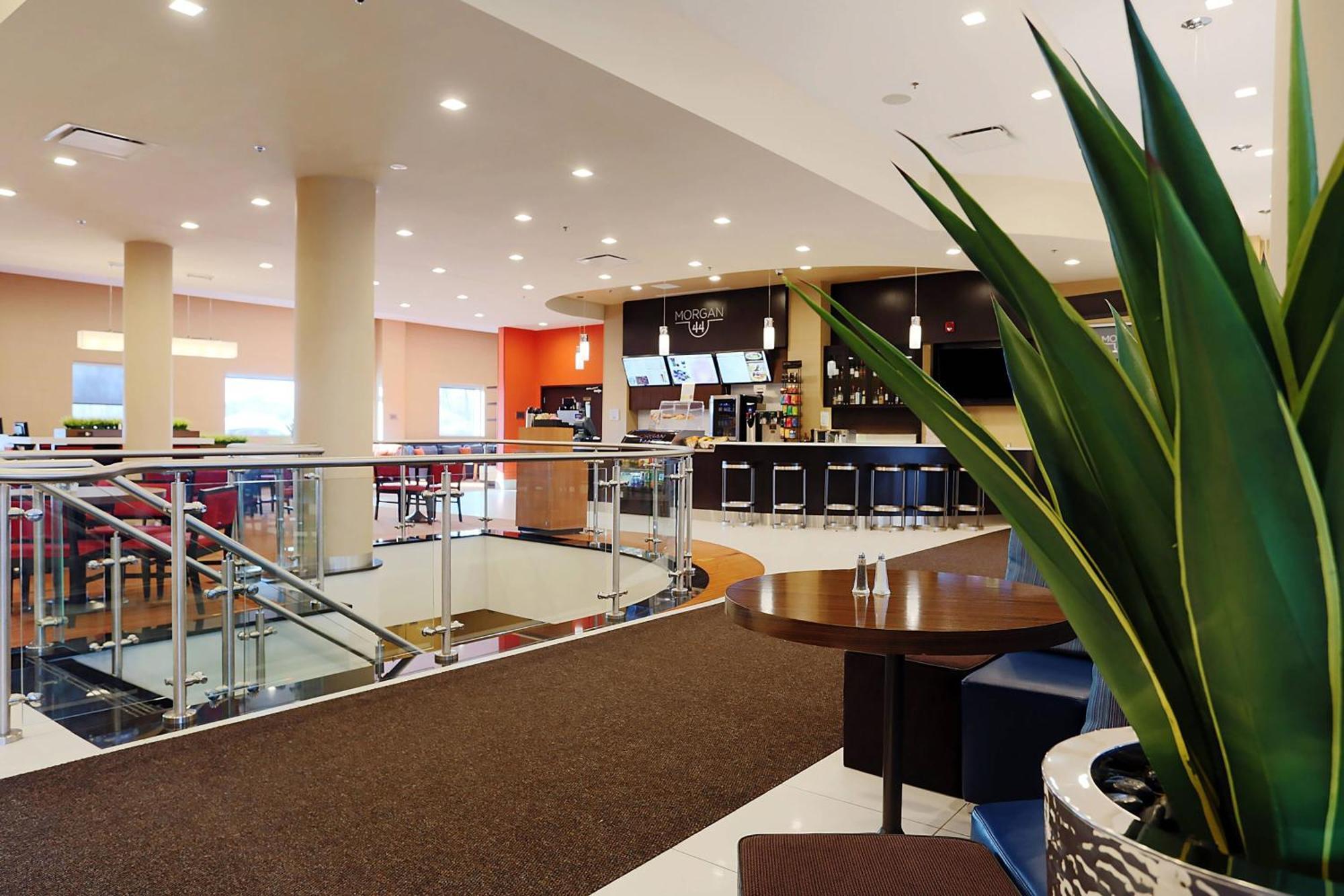 Courtyard By Marriott Montreal West Island/Baie D'Urfe Hotel Buitenkant foto