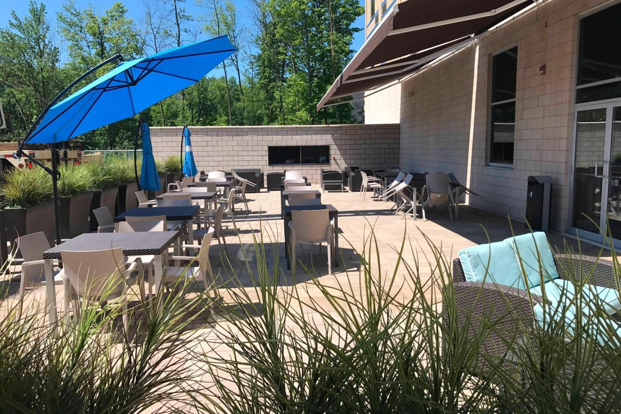 Courtyard By Marriott Montreal West Island/Baie D'Urfe Hotel Buitenkant foto