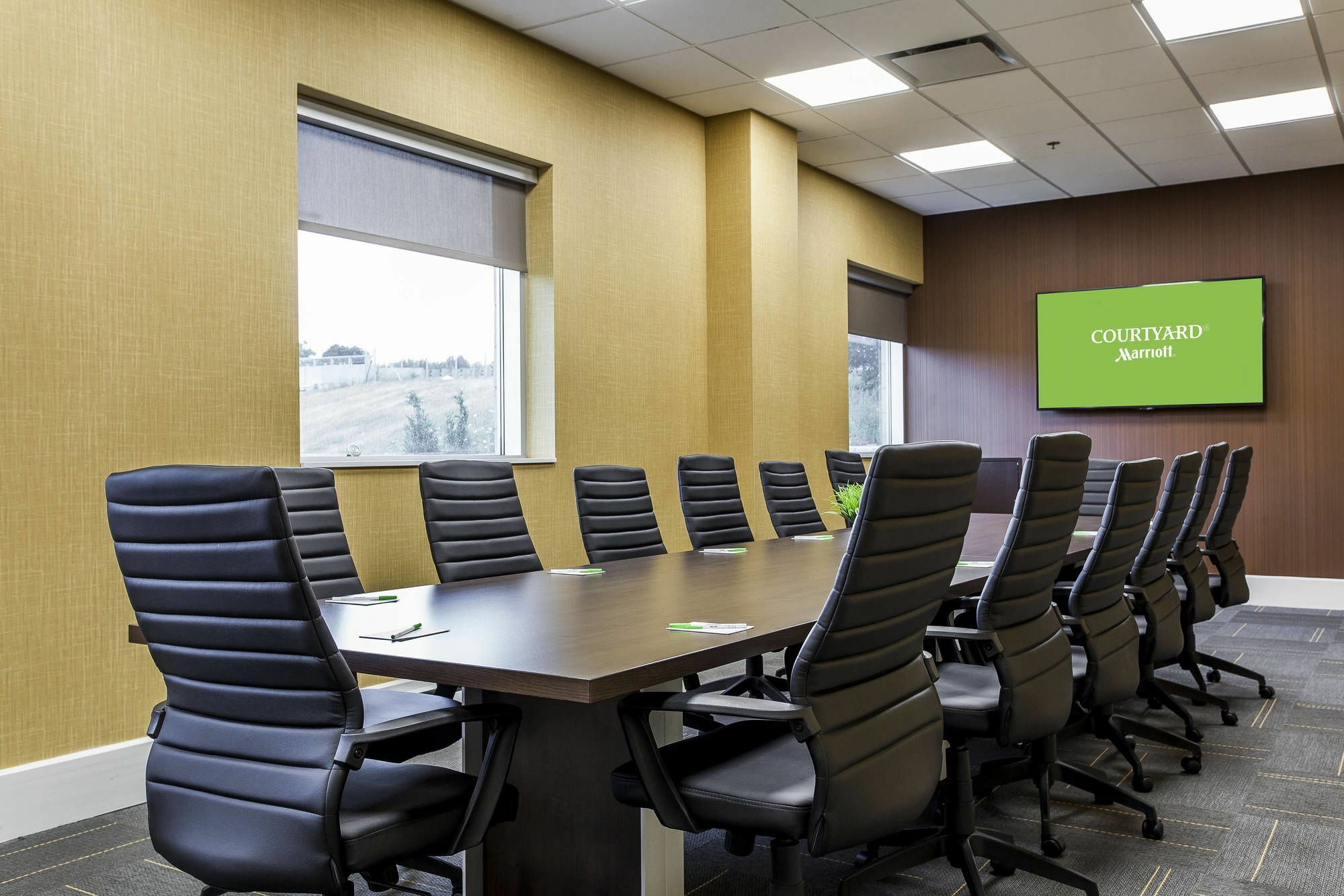 Courtyard By Marriott Montreal West Island/Baie D'Urfe Hotel Buitenkant foto